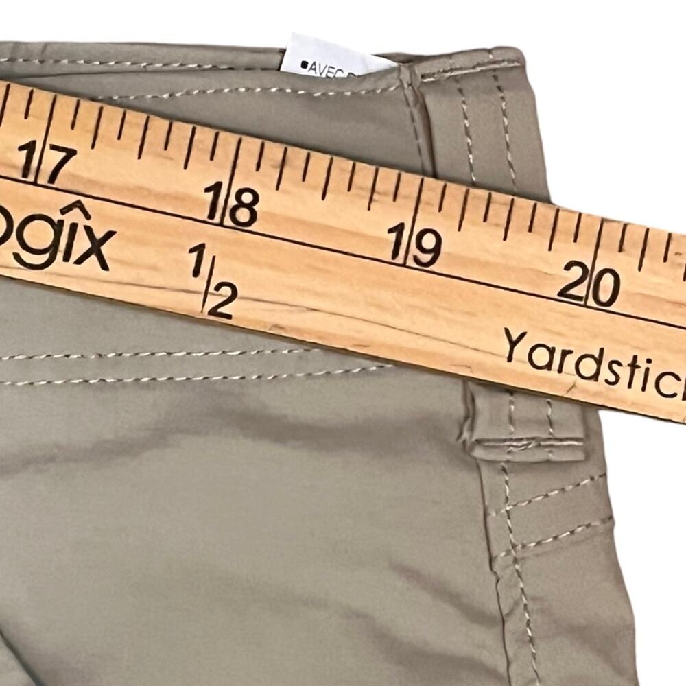 Under Armour Loose Fit Khaki Technical Golf Shorts Mens 40x9 Casual Stretch - Picture 3 of 7